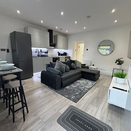 Westpoint Luxury Apartment Манчестър Стая снимка