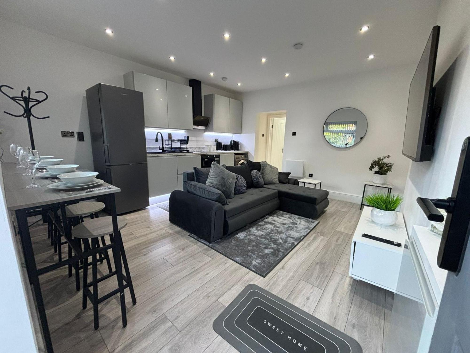 Westpoint Luxury Apartment Манчестър Стая снимка