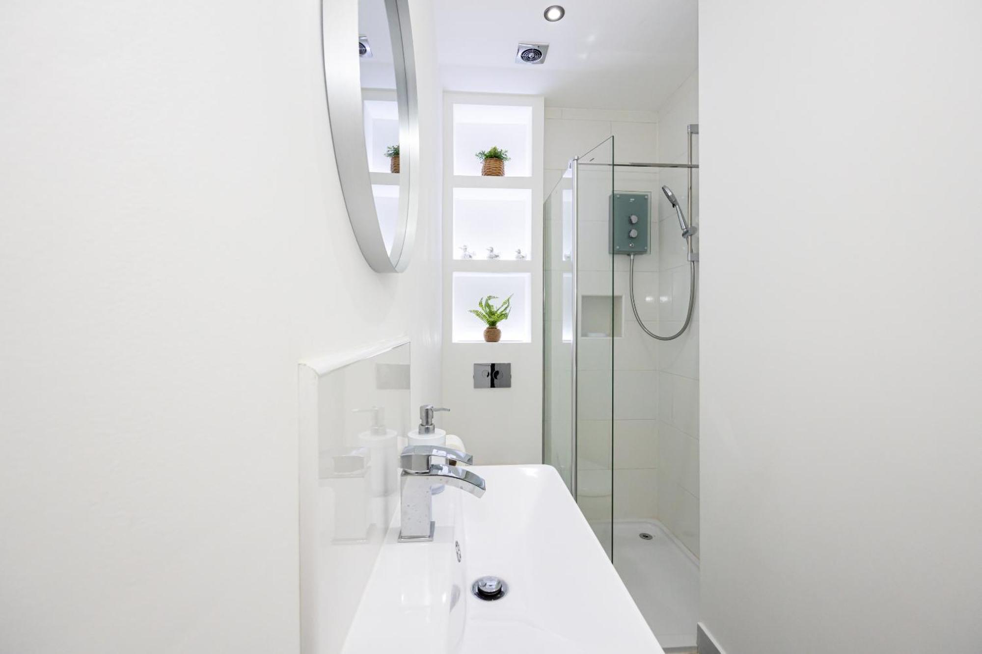 Westpoint Luxury Apartment Манчестър Екстериор снимка