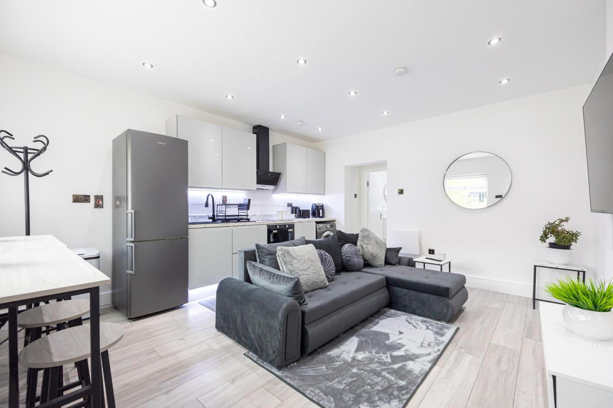Westpoint Luxury Apartment Манчестър Екстериор снимка