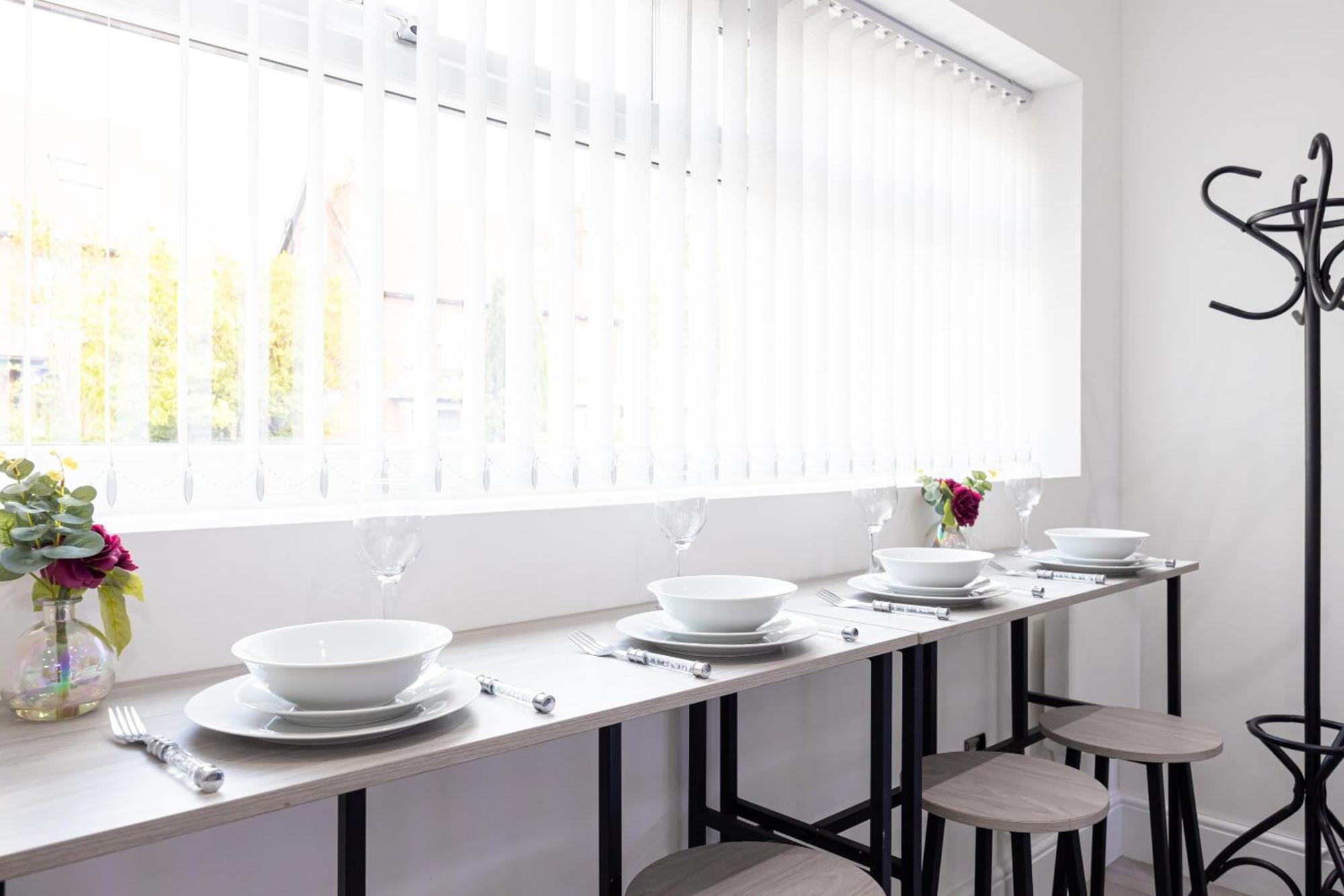 Westpoint Luxury Apartment Манчестър Екстериор снимка